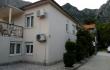  u Appartamenti Popovic- Risan, alloggi privati a Risan, Montenegro